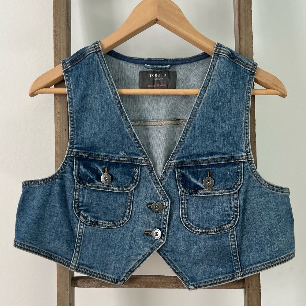 Torrid Vintage Stretch Denim V-neck Vest Size 00-Medium Large Western Y2K